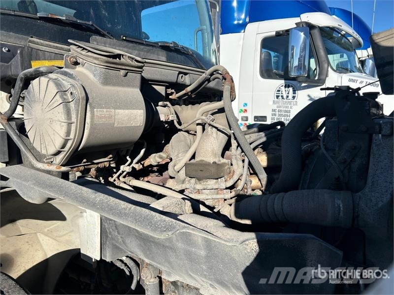 Hino 358 4x2 Beverage Truck (Inoperable) Italszállító tehergépkocsik
