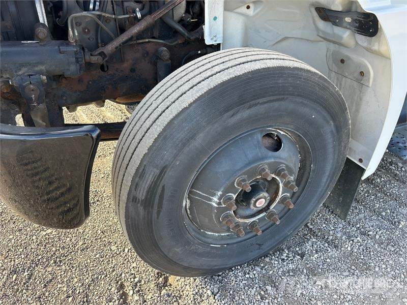 Hino 358 4x2 S/A Day Cab Truck Tractor Dragbilar