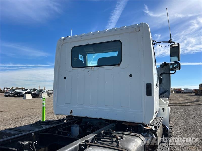Hino 358 4x2 S/A Day Cab Truck Tractor Dragbilar