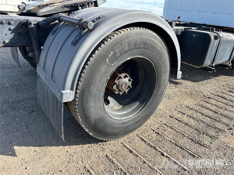 Hino 358 4x2 S/A Day Cab Truck Tractor Dragbilar