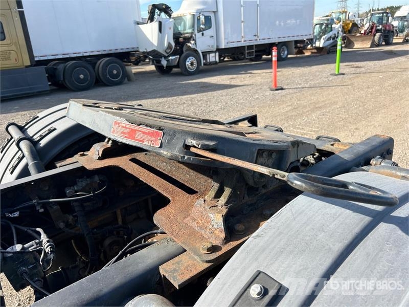 Hino 358 4x2 S/A Day Cab Truck Tractor Dragbilar