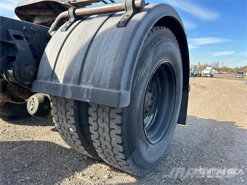 Hino 358 4x2 S/A Day Cab Truck Tractor Dragbilar