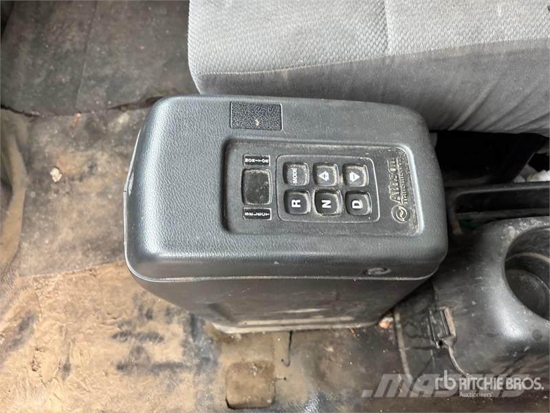 Hino 358D 4x2 Van Truck Umpikorikuorma-autot