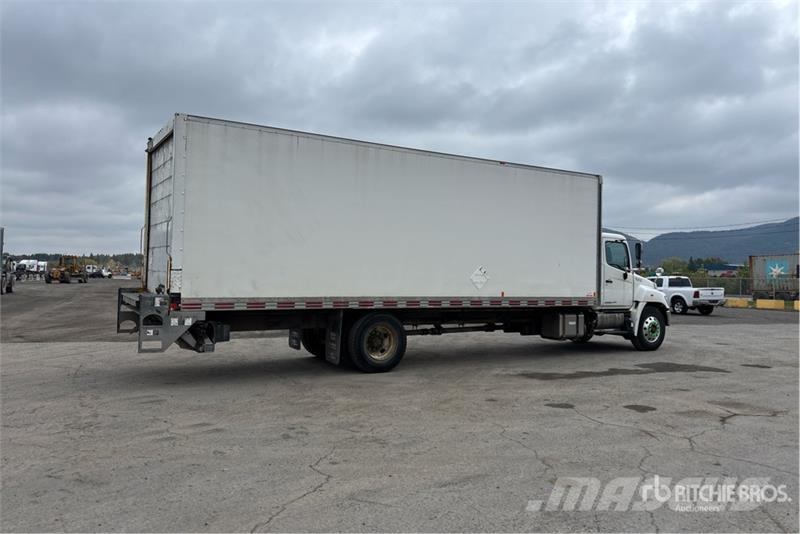 Hino 358D 4x2 Van Truck Umpikorikuorma-autot