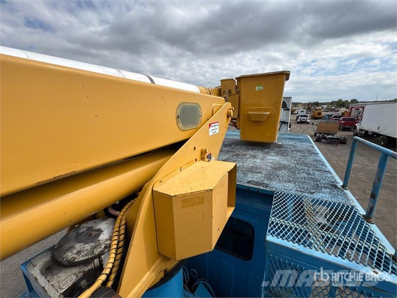 Hino LRV55 55 ft on Hino 358 4x4 Forestry Chipper Body LKW-Arbeitsbühnen