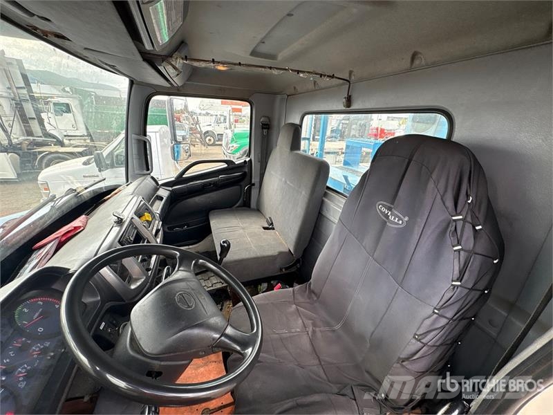 Hino LRV55 55 ft on Hino 358 4x4 Forestry Chipper Body LKW-Arbeitsbühnen