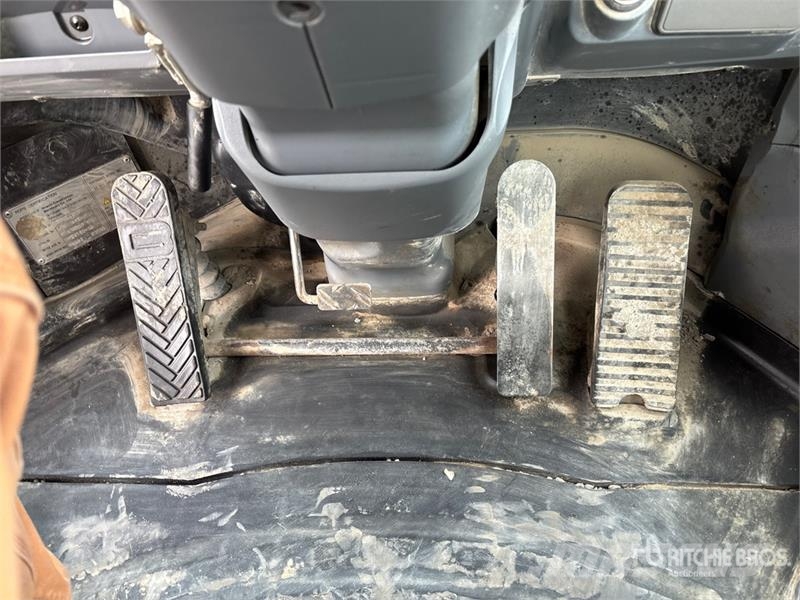 Hitachi ZW180-5B Wheel Loader Iekrāvēji uz riteņiem