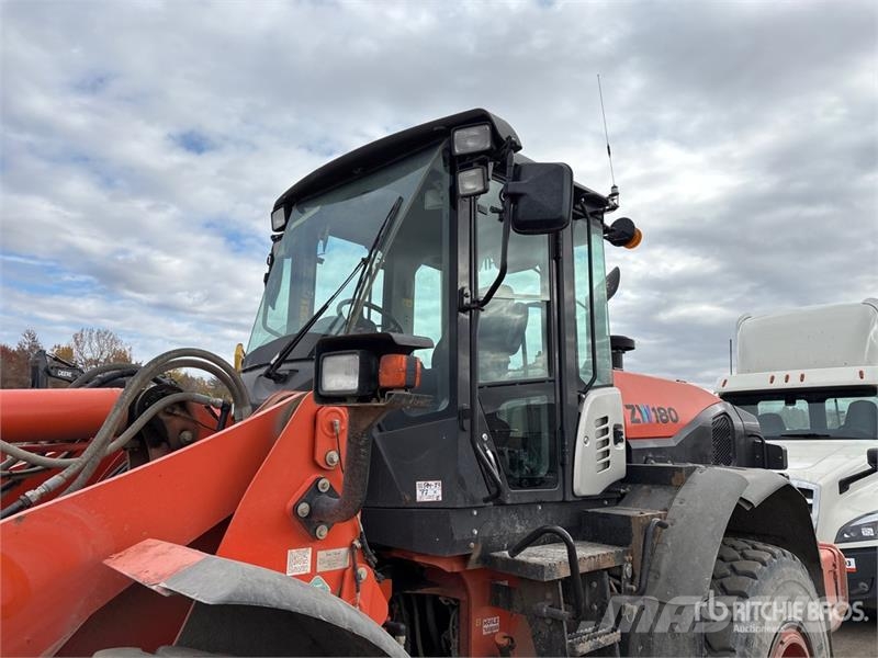 Hitachi ZW180-5B Wheel Loader Iekrāvēji uz riteņiem