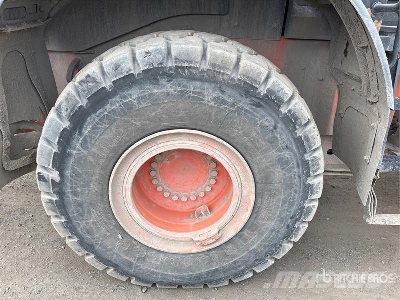 Hitachi ZW250-5B Wheel Loader Iekrāvēji uz riteņiem