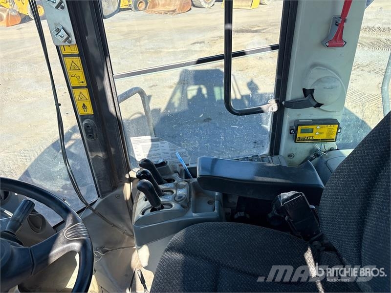 Hitachi ZW250-5B Wheel Loader Фронтальные погрузчики