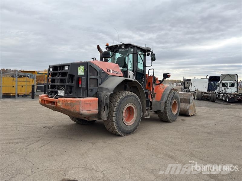 Hitachi ZW250-5B Wheel Loader Iekrāvēji uz riteņiem