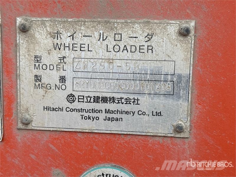 Hitachi ZW250-5B Wheel Loader Iekrāvēji uz riteņiem