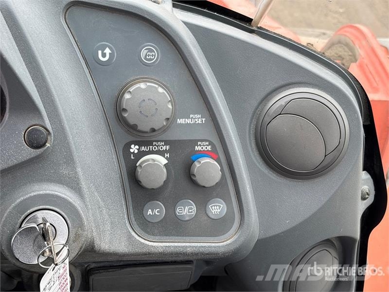 Hitachi ZW250-5B Wheel Loader Iekrāvēji uz riteņiem