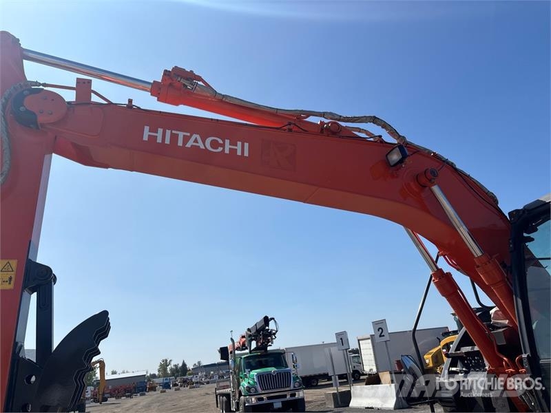 Hitachi ZX135US-5B Tracked Excavator Crawler excavators