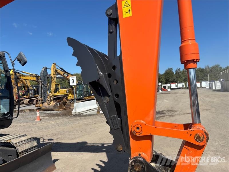 Hitachi ZX135US-5B Tracked Excavator Crawler excavators