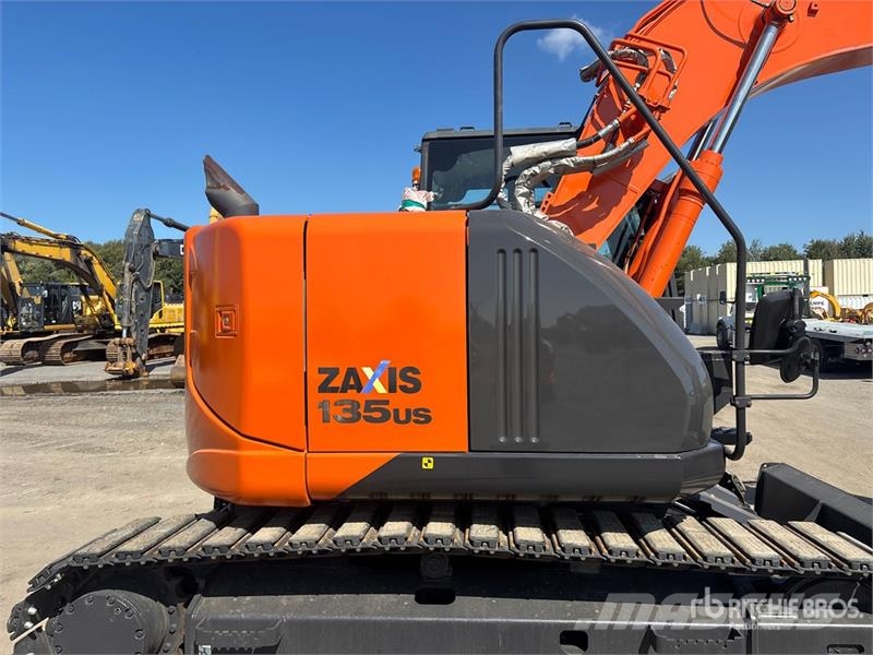 Hitachi ZX135US-5B Tracked Excavator Crawler excavators