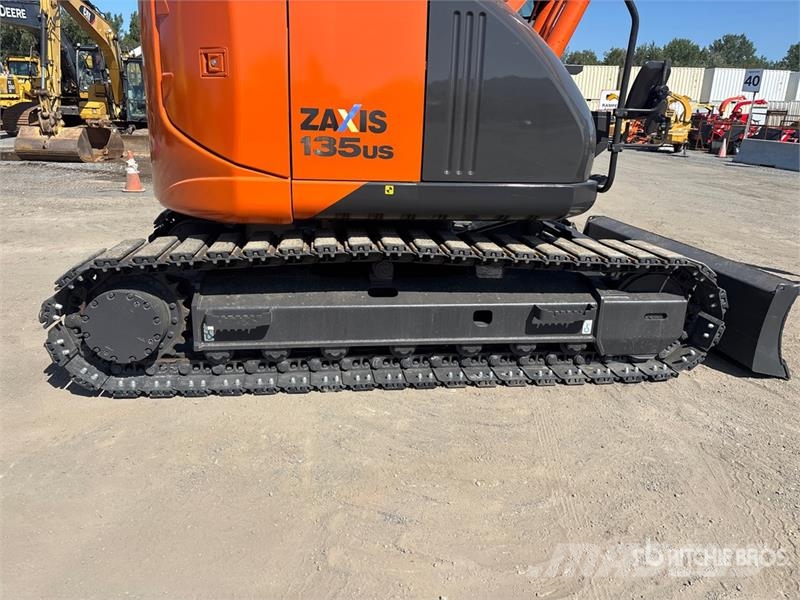 Hitachi ZX135US-5B Tracked Excavator Crawler excavators