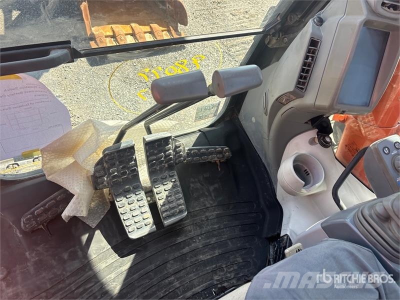 Hitachi ZX135US-5B Tracked Excavator Crawler excavators