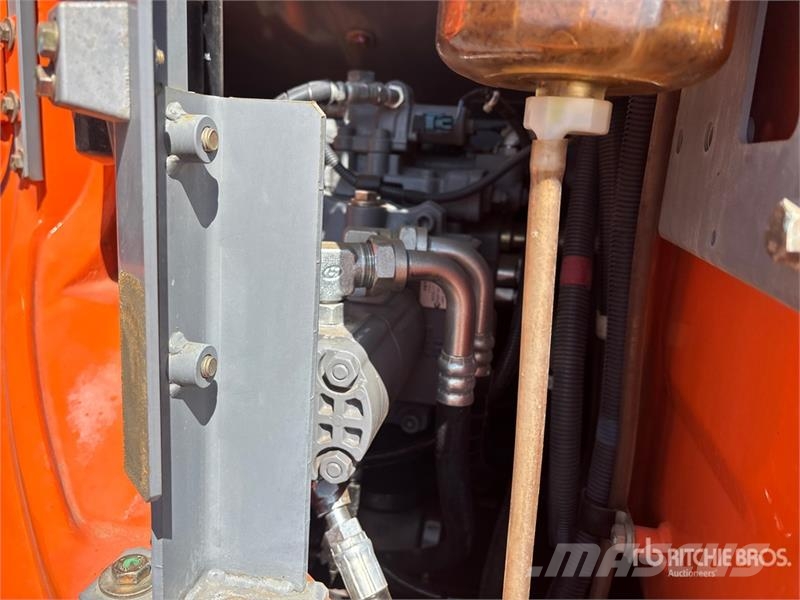 Hitachi ZX135US-5B Tracked Excavator Crawler excavators