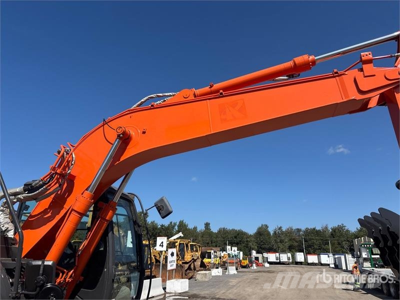 Hitachi ZX135US-5B Tracked Excavator Crawler excavators