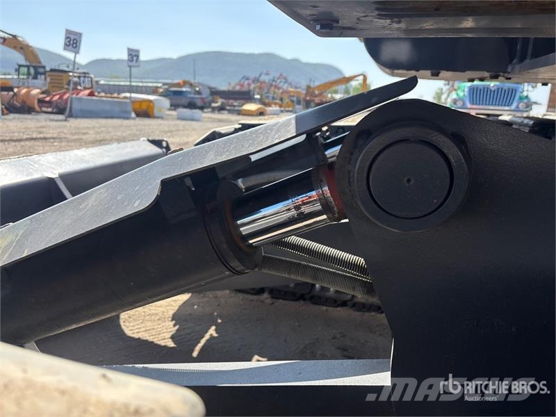 Hitachi ZX135US-5B Tracked Excavator Crawler excavators