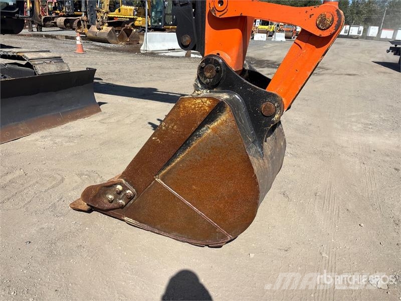 Hitachi ZX135US-5B Tracked Excavator Crawler excavators