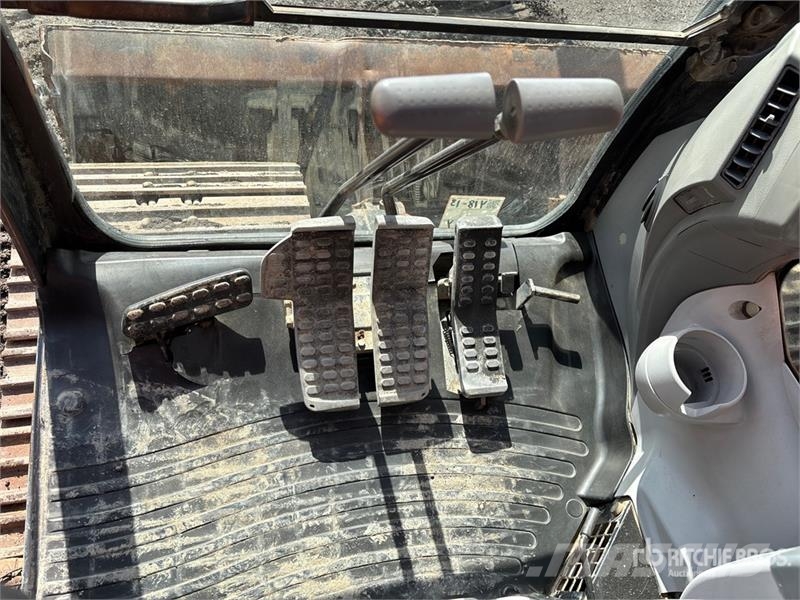 Hitachi ZX135US-5B Tracked Excavator Crawler excavators