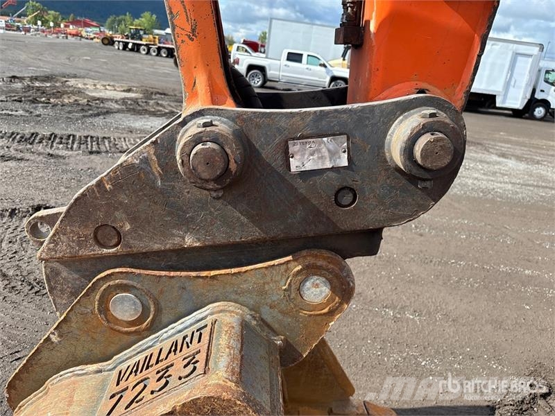 Hitachi ZX135US-5B Tracked Excavator Crawler excavators