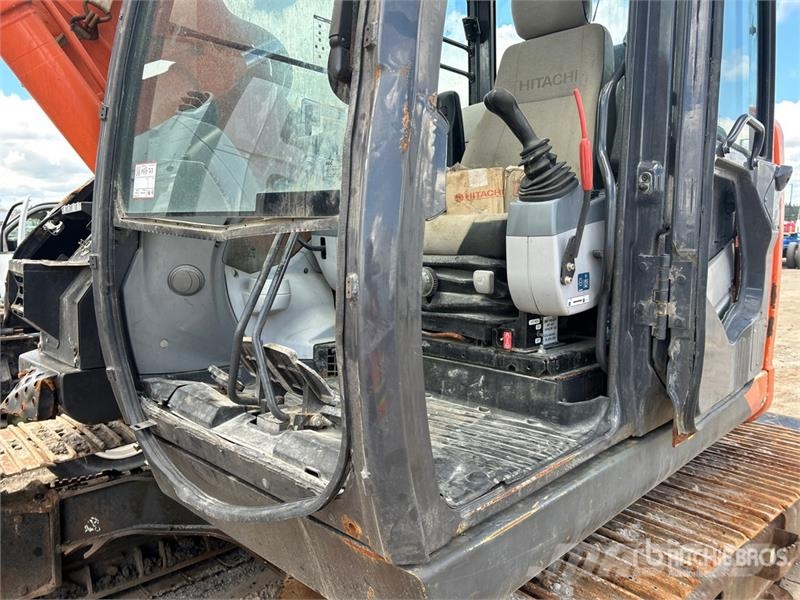 Hitachi ZX135US-5N Tracked Excavator (Inoperable) 履帶式 挖土機/掘鑿機/挖掘機