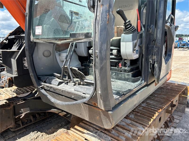 Hitachi ZX135US-5N Tracked Excavator (Inoperable) 履帶式 挖土機/掘鑿機/挖掘機