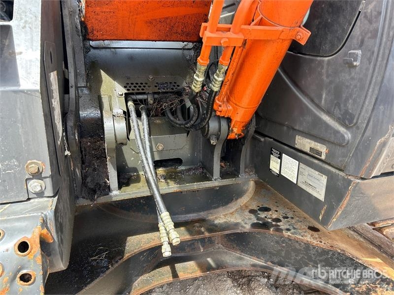 Hitachi ZX135US-5N Tracked Excavator (Inoperable) 履帶式 挖土機/掘鑿機/挖掘機