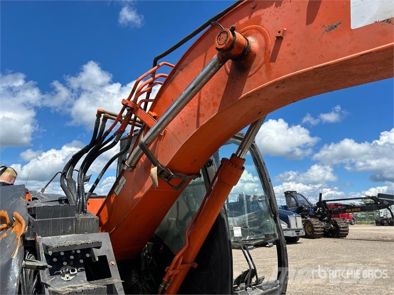 Hitachi ZX135US-5N Tracked Excavator (Inoperable) 履帶式 挖土機/掘鑿機/挖掘機