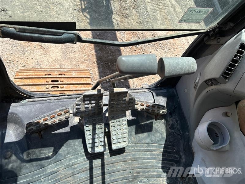 Hitachi ZX135US-5N Tracked Excavator (Inoperable) 履帶式 挖土機/掘鑿機/挖掘機