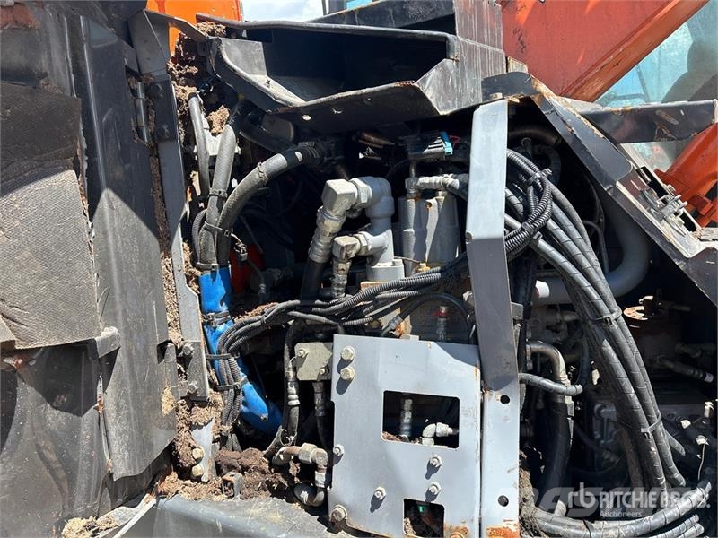 Hitachi ZX135US-5N Tracked Excavator (Inoperable) 履帶式 挖土機/掘鑿機/挖掘機