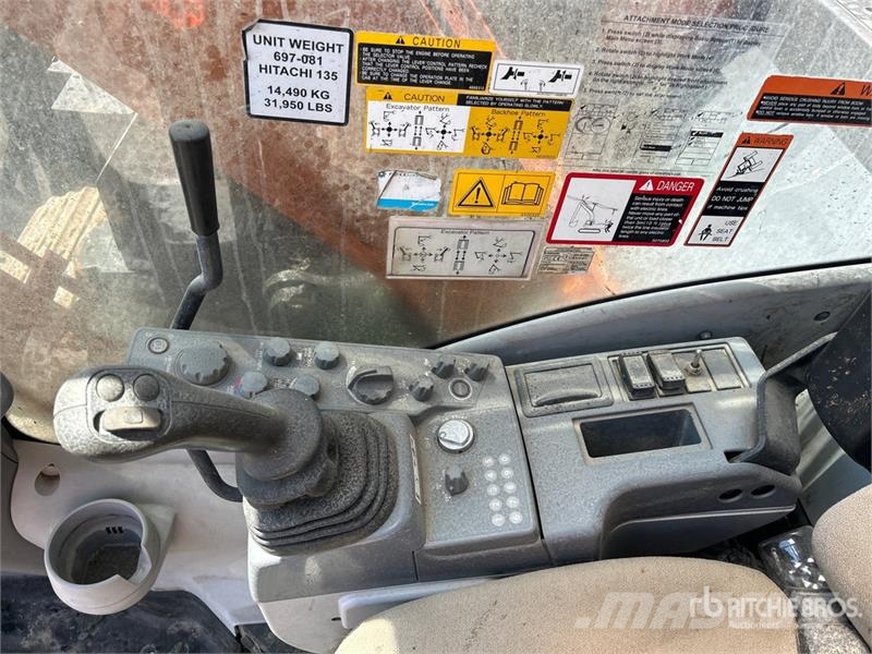 Hitachi ZX135US-5N Tracked Excavator (Inoperable) 履帶式 挖土機/掘鑿機/挖掘機