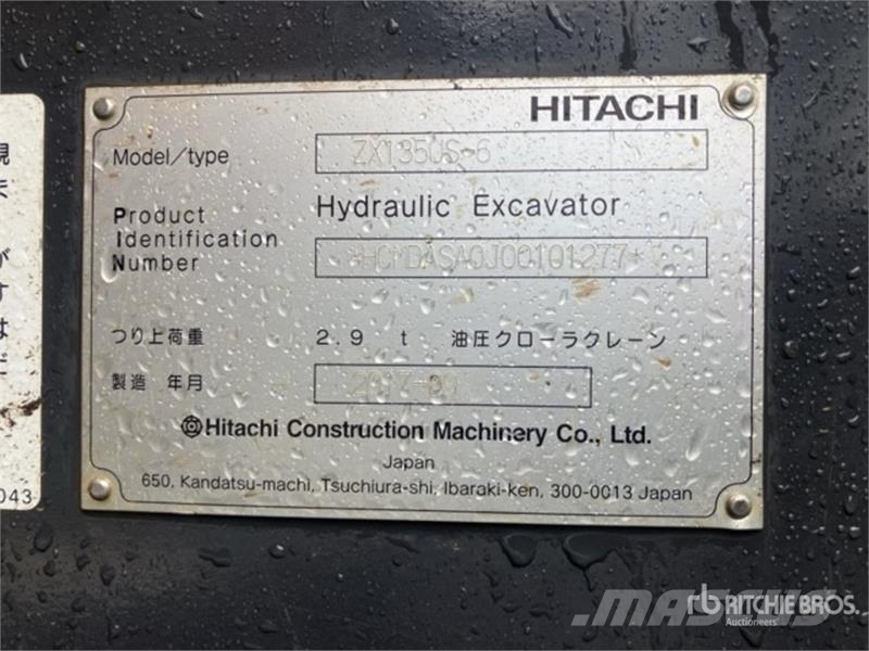Hitachi ZX135US-6 حفارات زحافة