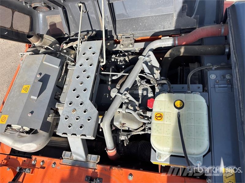 Hitachi ZX200-6 Tracked Excavator 履带挖掘机