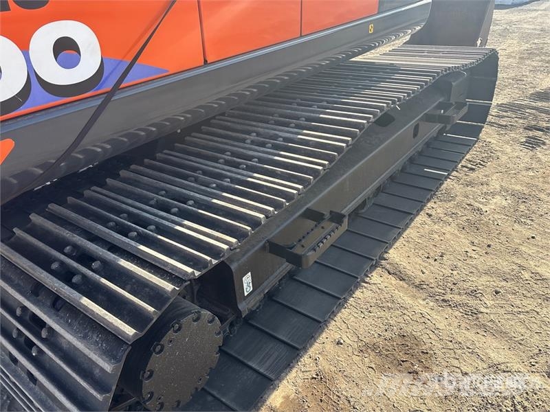 Hitachi ZX200-6 Tracked Excavator 履带挖掘机