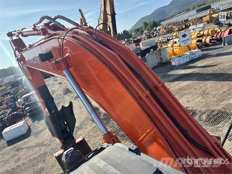 Hitachi ZX200-6 Tracked Excavator 履带挖掘机