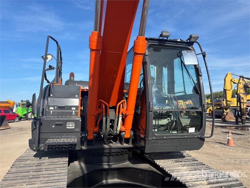 Hitachi ZX200-6 Tracked Excavator 履带挖掘机