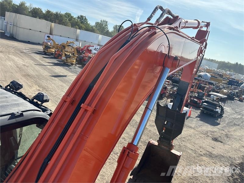 Hitachi ZX200-6 Tracked Excavator 履带挖掘机