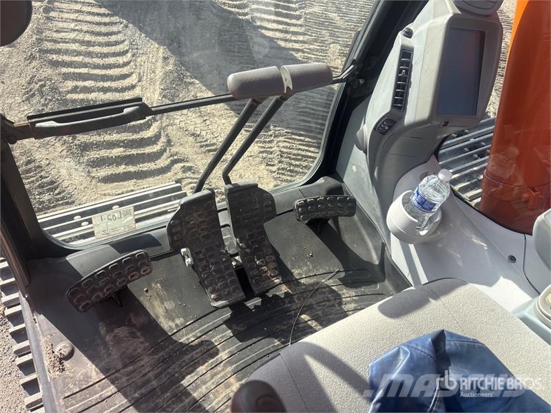 Hitachi ZX200-6 Tracked Excavator 履带挖掘机