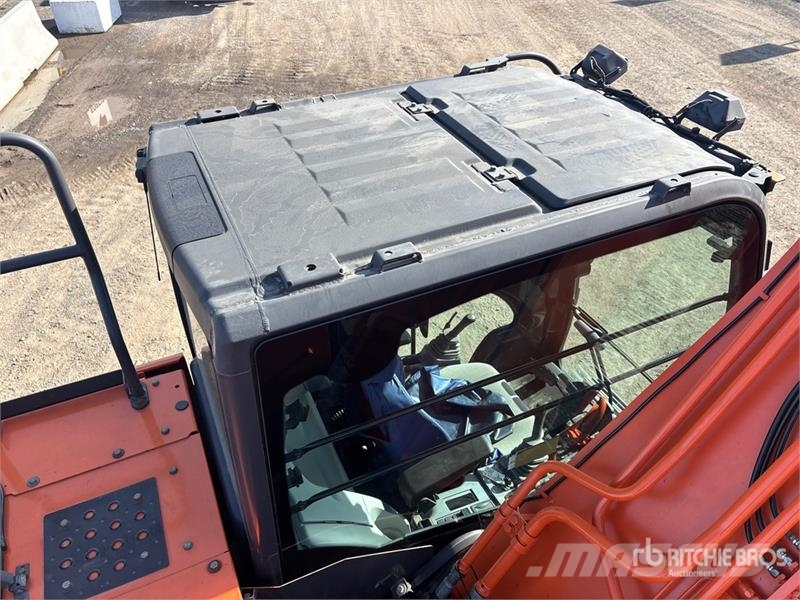 Hitachi ZX200-6 Tracked Excavator 履带挖掘机