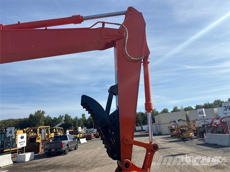 Hitachi ZX200-6 Tracked Excavator 履带挖掘机