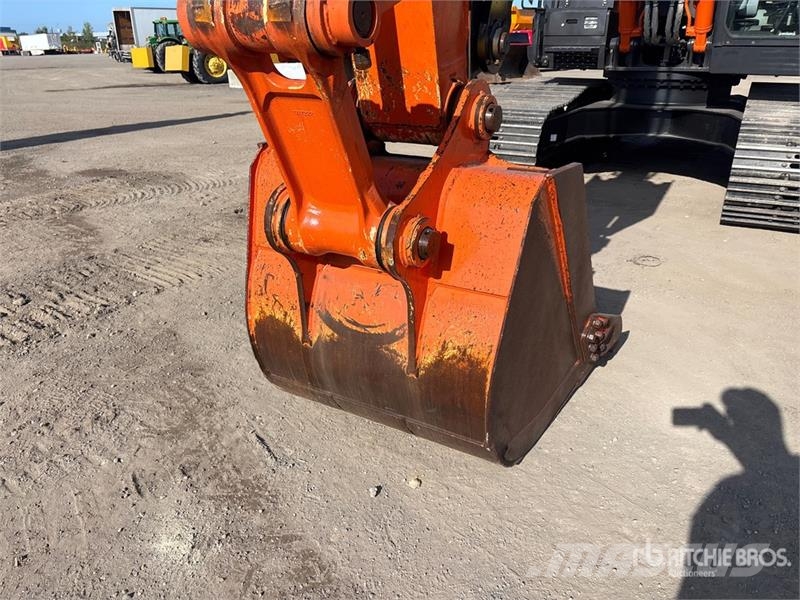 Hitachi ZX200-6 Tracked Excavator 履带挖掘机