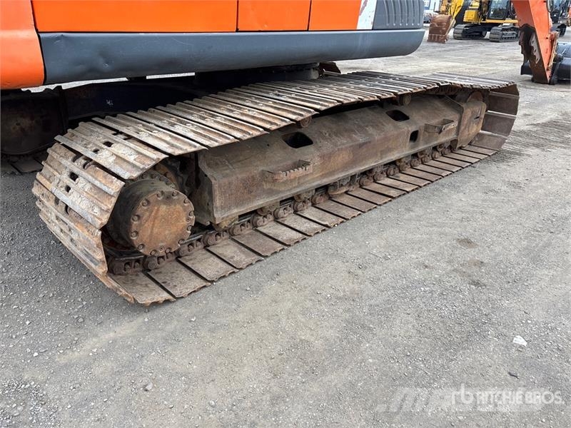 Hitachi ZX200LC-3 Tracked Excavator Lánctalpas kotrók