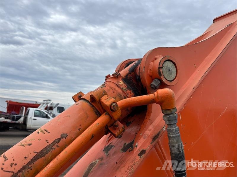 Hitachi ZX200LC-3 Tracked Excavator Lánctalpas kotrók