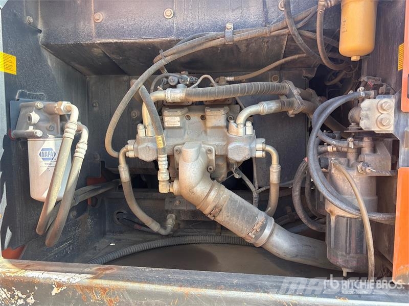 Hitachi ZX210LC-5N Raupenbagger