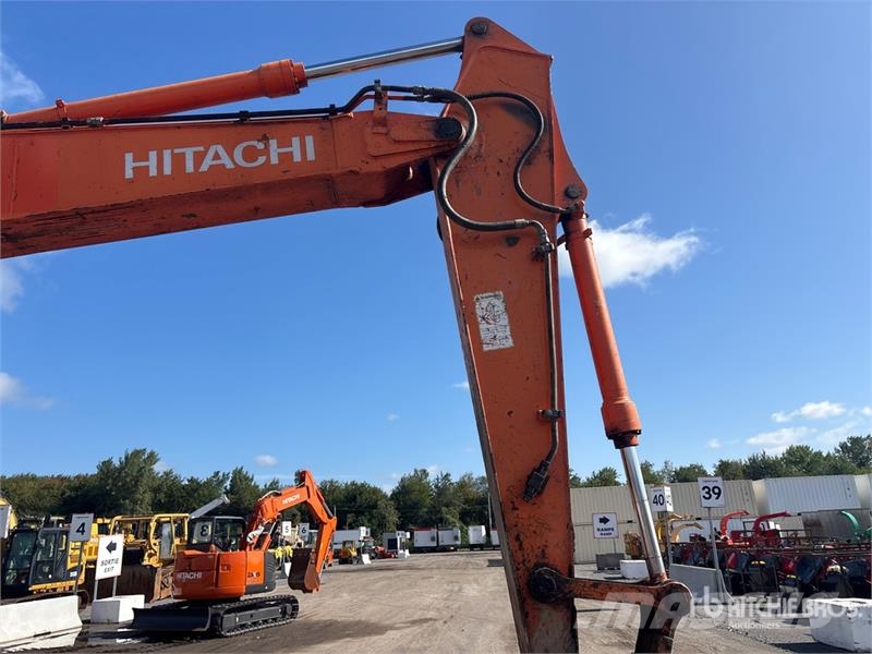 Hitachi ZX210LC-5N Roomikekskavaatorid