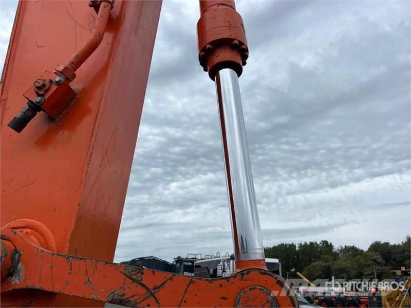 Hitachi ZX245USLC-6N Tracked Excavator Crawler excavators